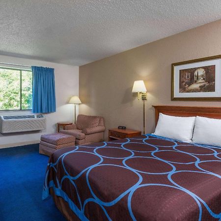 Hotel Super 8 By Wyndham Delmont Exterior foto