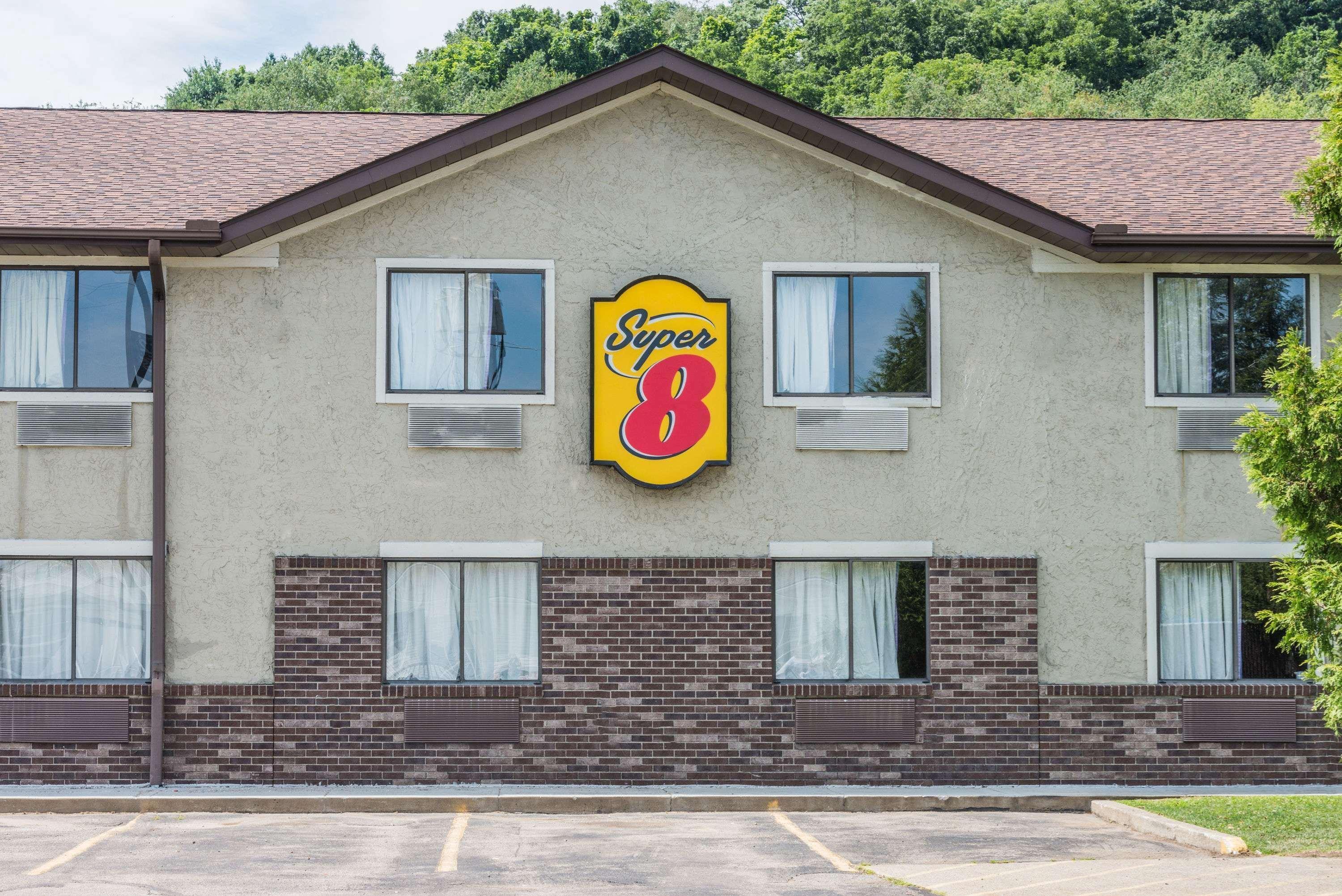 Hotel Super 8 By Wyndham Delmont Exterior foto