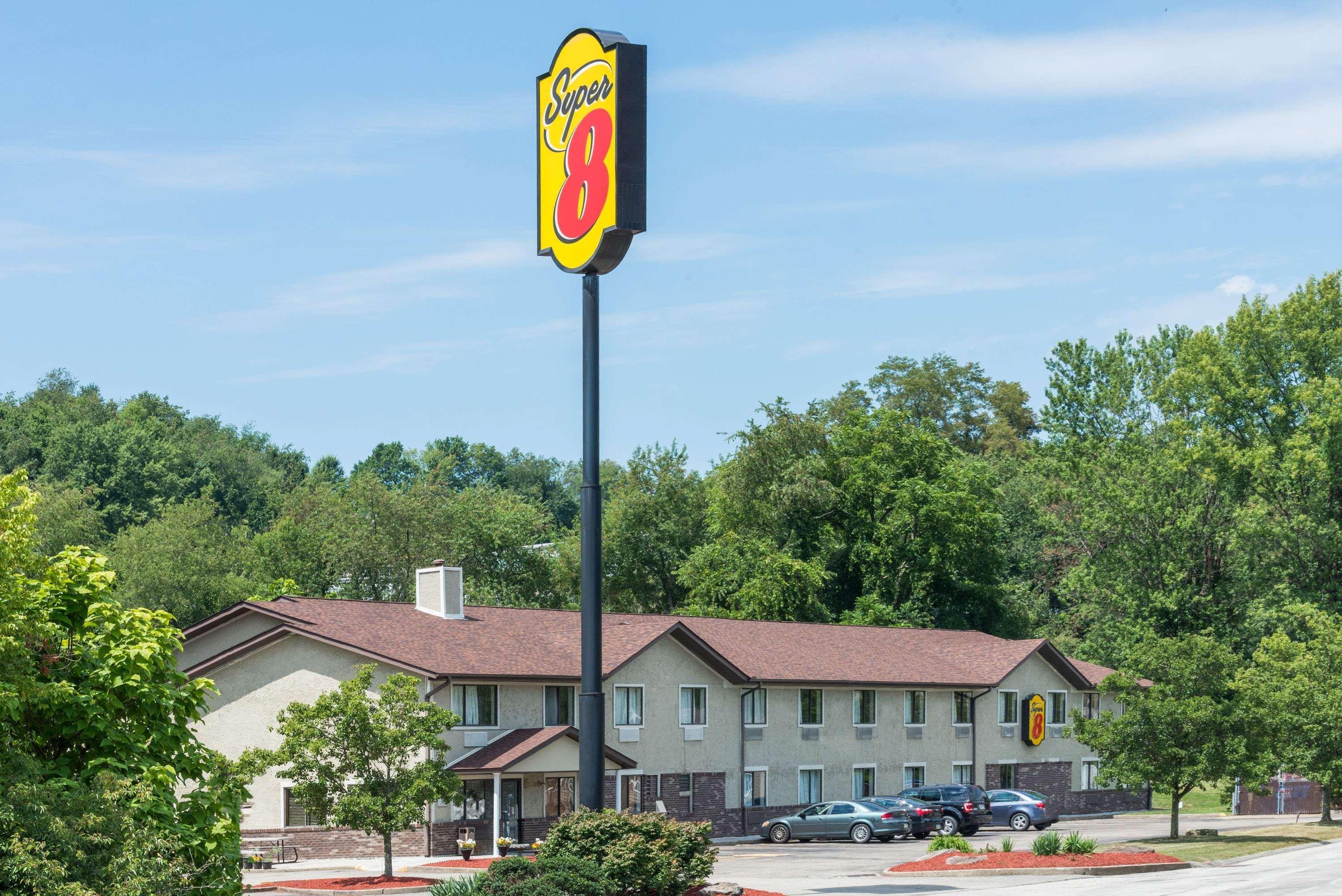 Hotel Super 8 By Wyndham Delmont Exterior foto