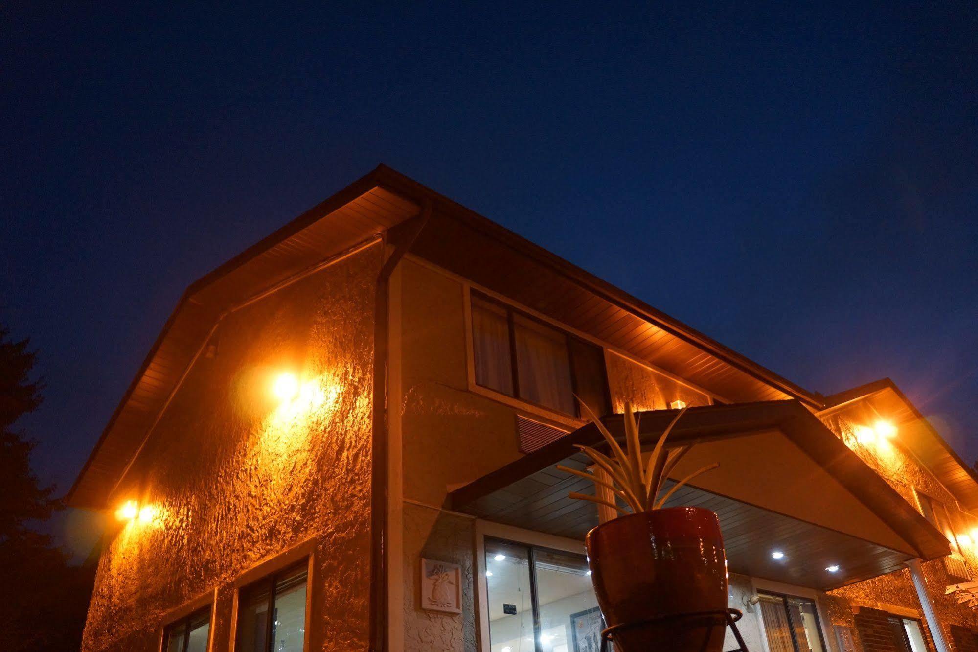 Hotel Super 8 By Wyndham Delmont Exterior foto